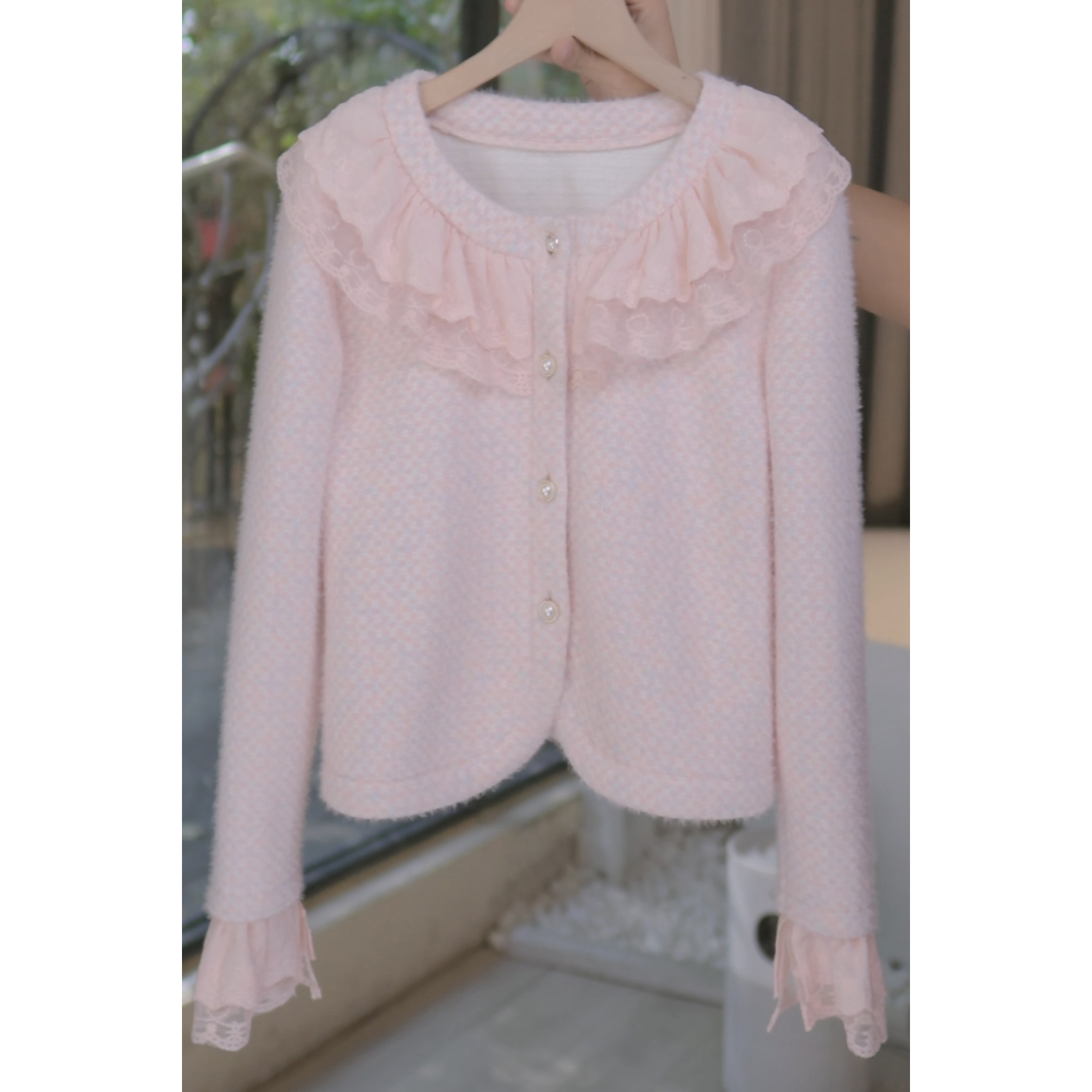 【伊舞】2025秋冬新款甜美温柔花边圆领蕾丝长袖衬衫女气质小衫