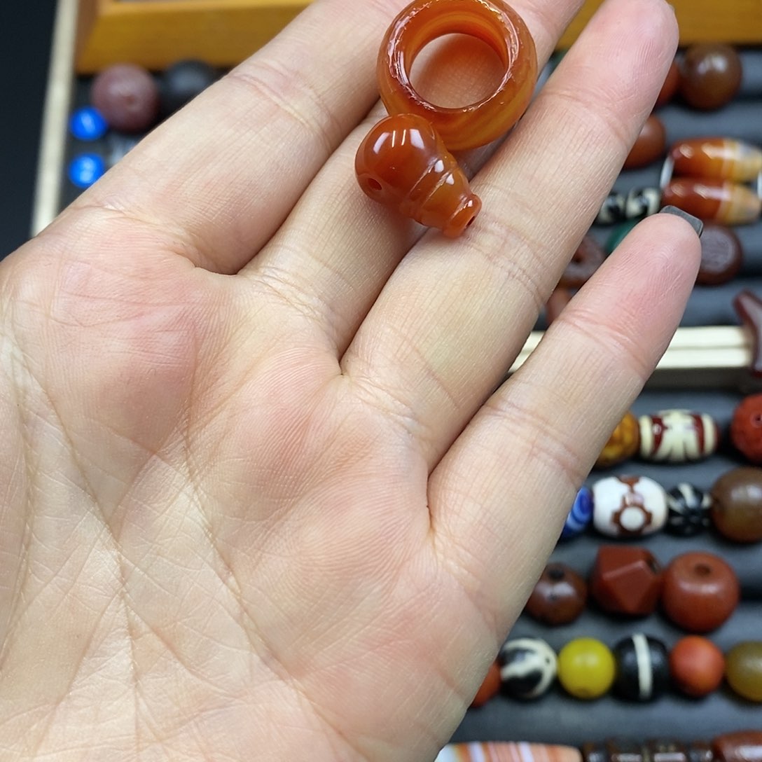 玛瑙/玉髓未镶嵌珠宝半成品小***草