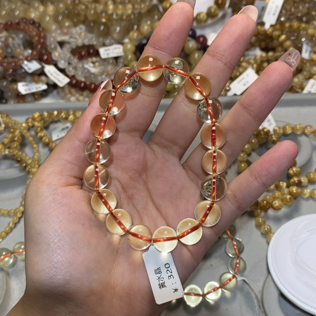 水晶手链未镶嵌?****。手链