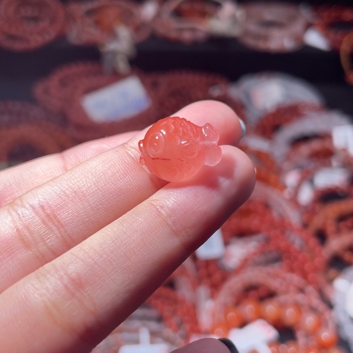南红玛瑙未镶嵌嘟嘟鱼2473