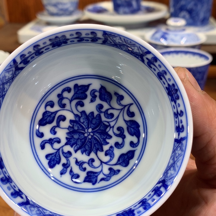 ༊****?微瑕柴窑青花缠枝连