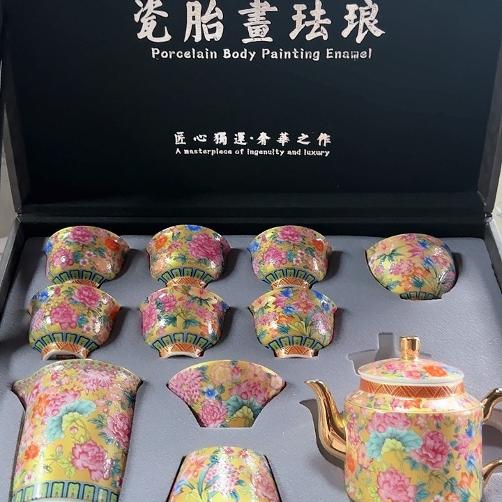 孤品茶具套装等。          