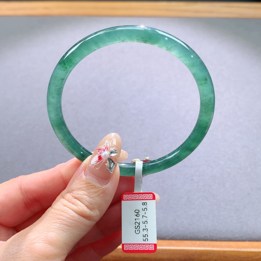 翡翠手镯未镶嵌天然翡翠手镯叮当镯