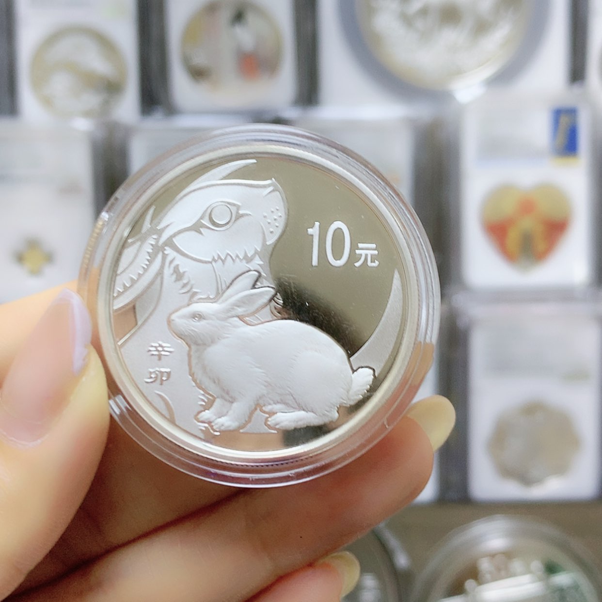【闪购商品】纯银2011年本银兔原盒证白斑
