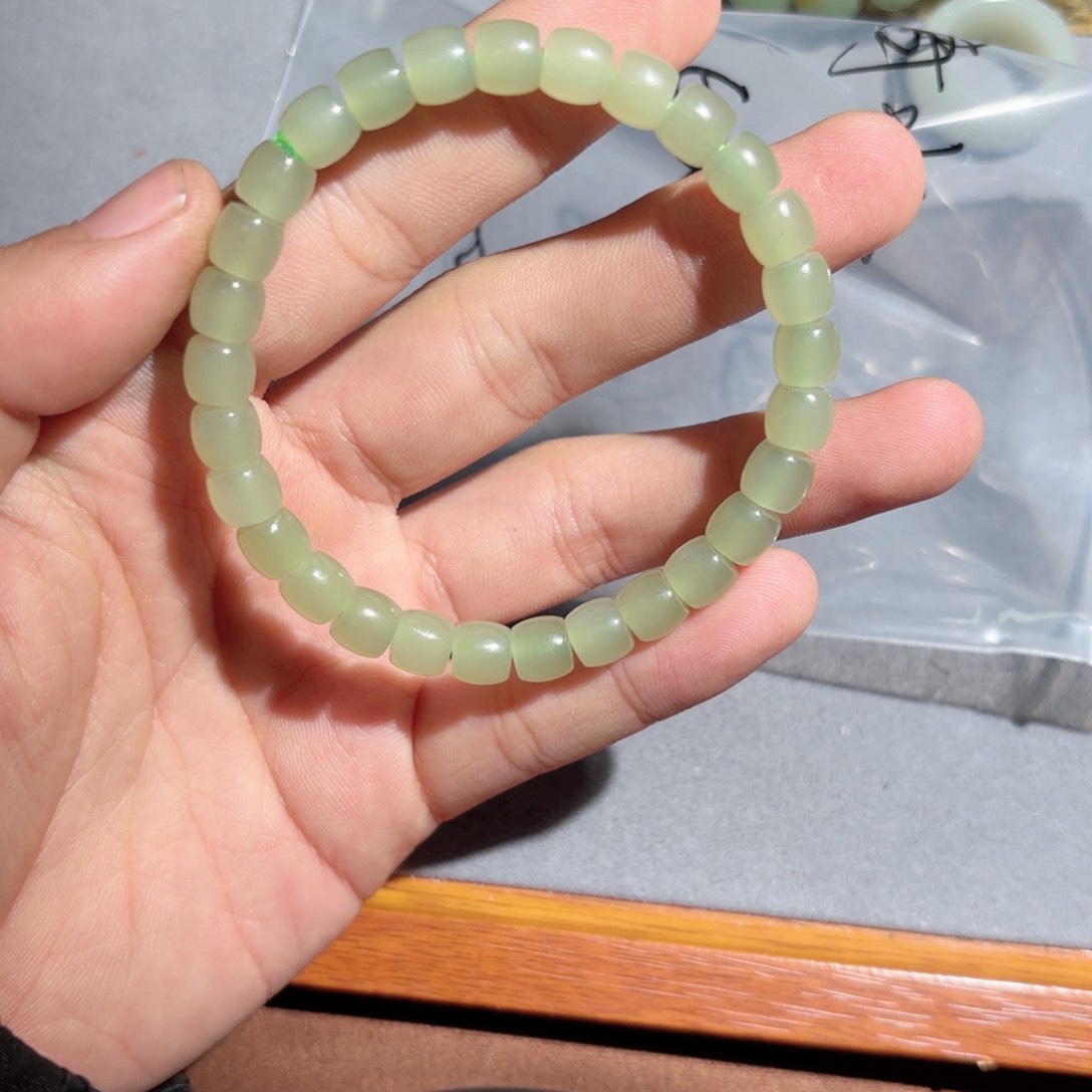 和田玉手链未镶嵌余***界