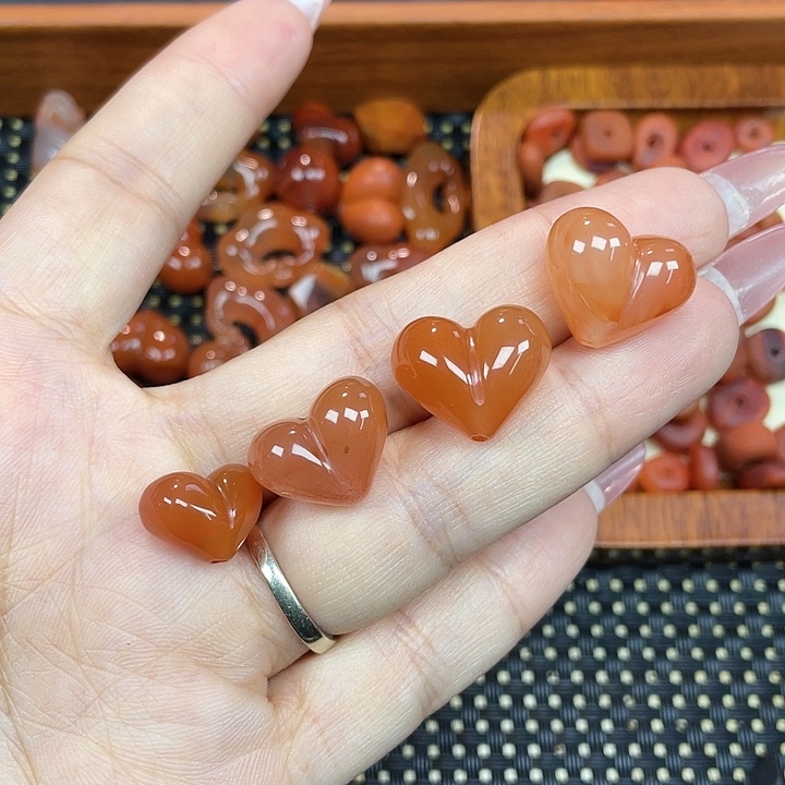 南红玛瑙未镶嵌颈饰冰飘屁桃