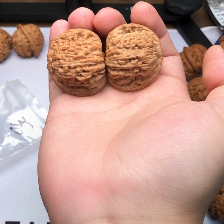 文玩核桃吊坠38全品24年汉高楼
