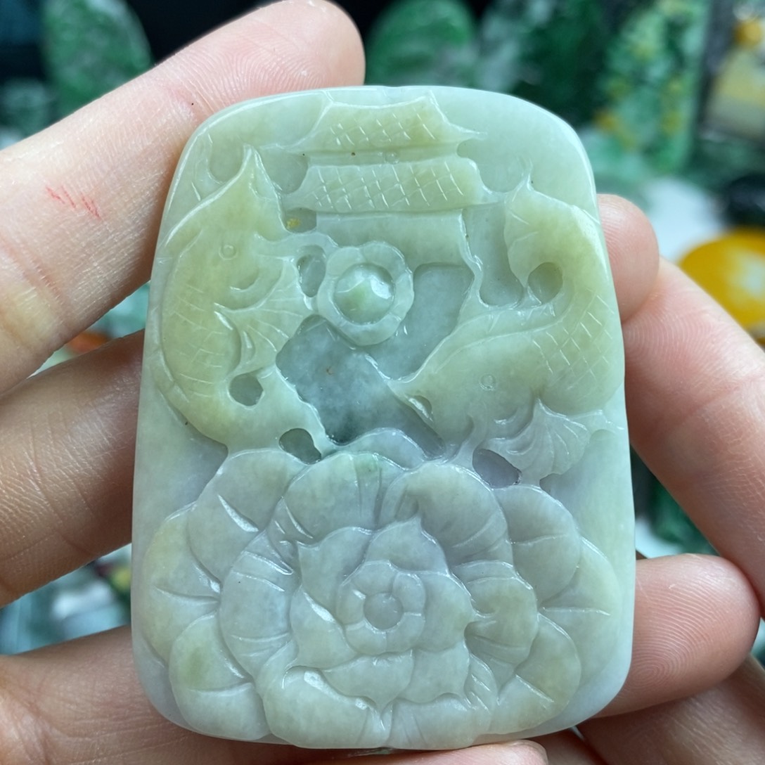 翡翠颈饰未镶嵌吊坠