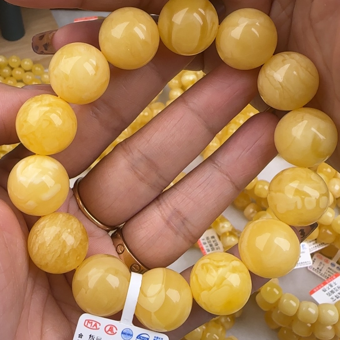 蜜蜡手链未镶嵌鸡油黄圆珠手串