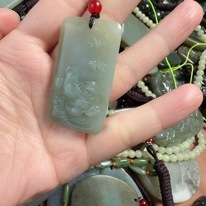 和田玉颈饰未镶嵌