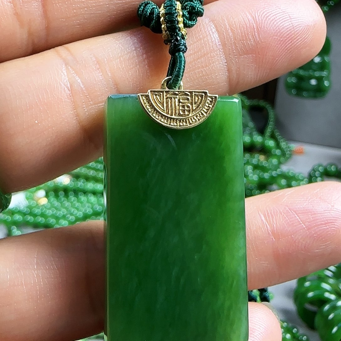 和田玉（碧玉）颈饰18K金镶嵌