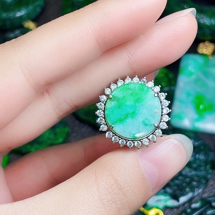 翡翠银S925镶嵌颈饰多样性