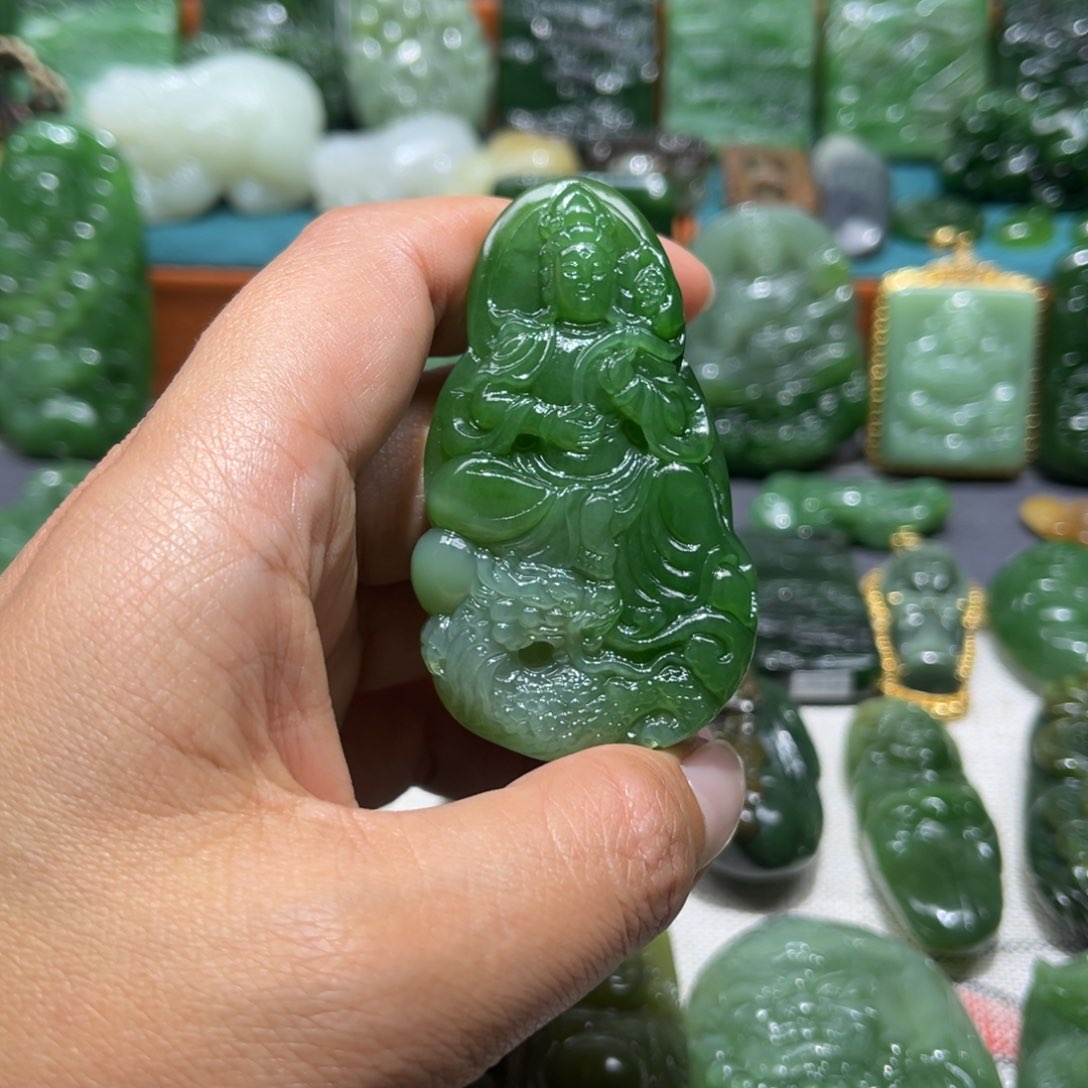 和田玉颈饰未镶嵌小*