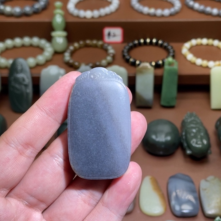 ****.和田玉未镶嵌颈饰