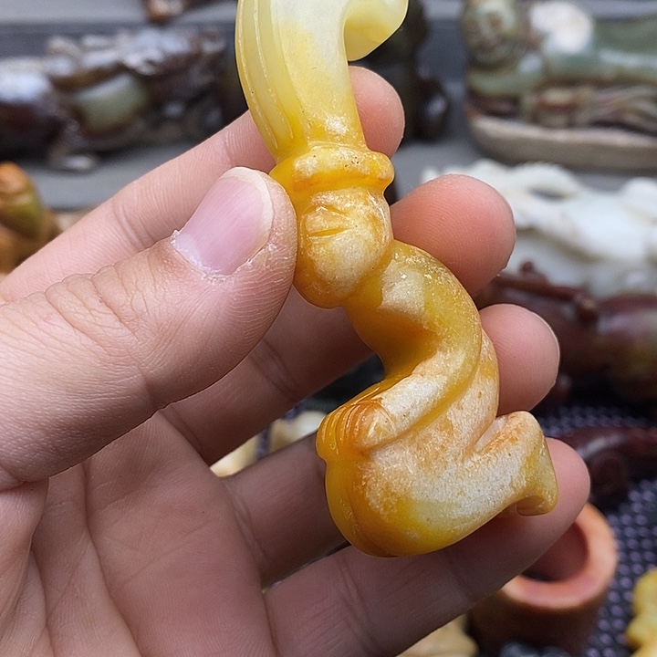 未镶嵌蛇纹石玉颈饰