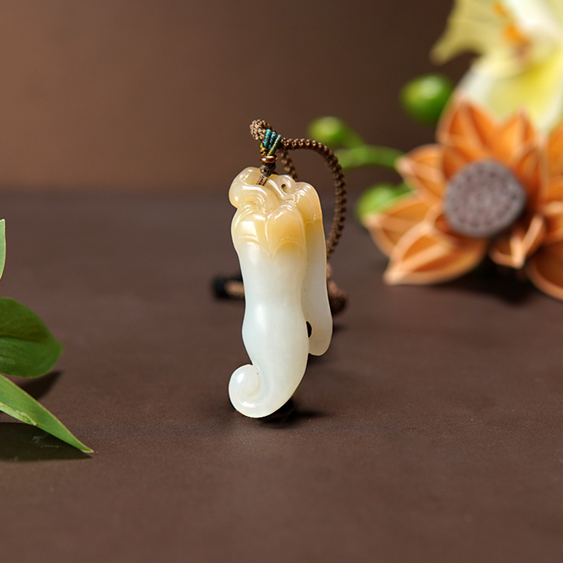 和田玉且末糖辣椒挂件  独特造型 雅致又吸睛 00009