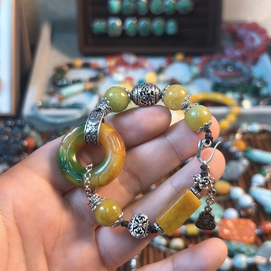 翡翠颈饰未镶嵌J****E手串