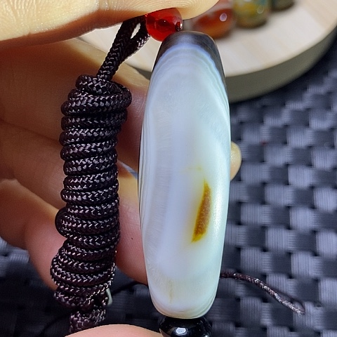 未镶嵌颈饰玛瑙/玉髓管****杨
