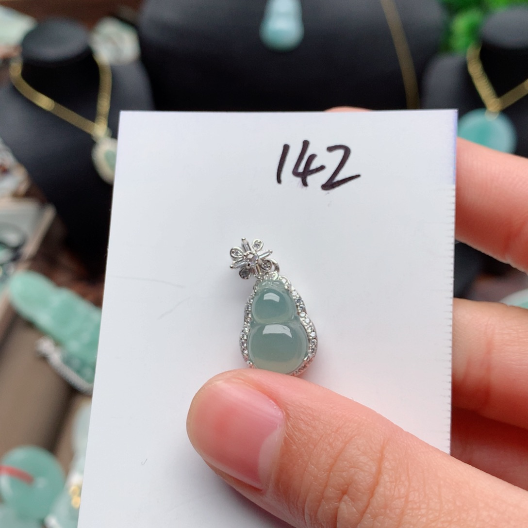 翡翠颈饰银S925镶嵌吊坠