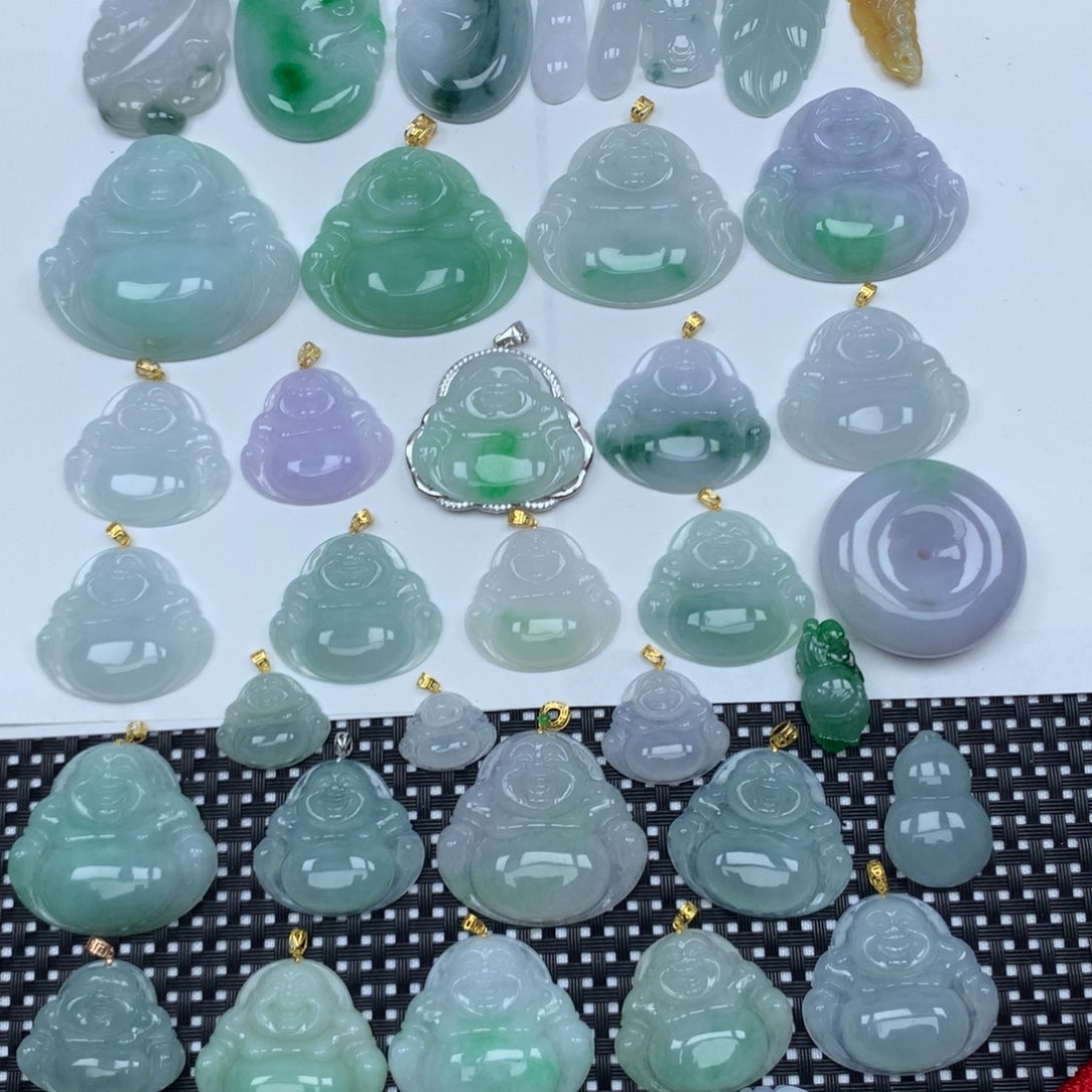 颈饰未镶嵌翡翠天然