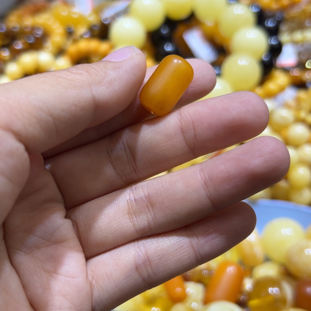 琥珀珠宝奇石未镶嵌