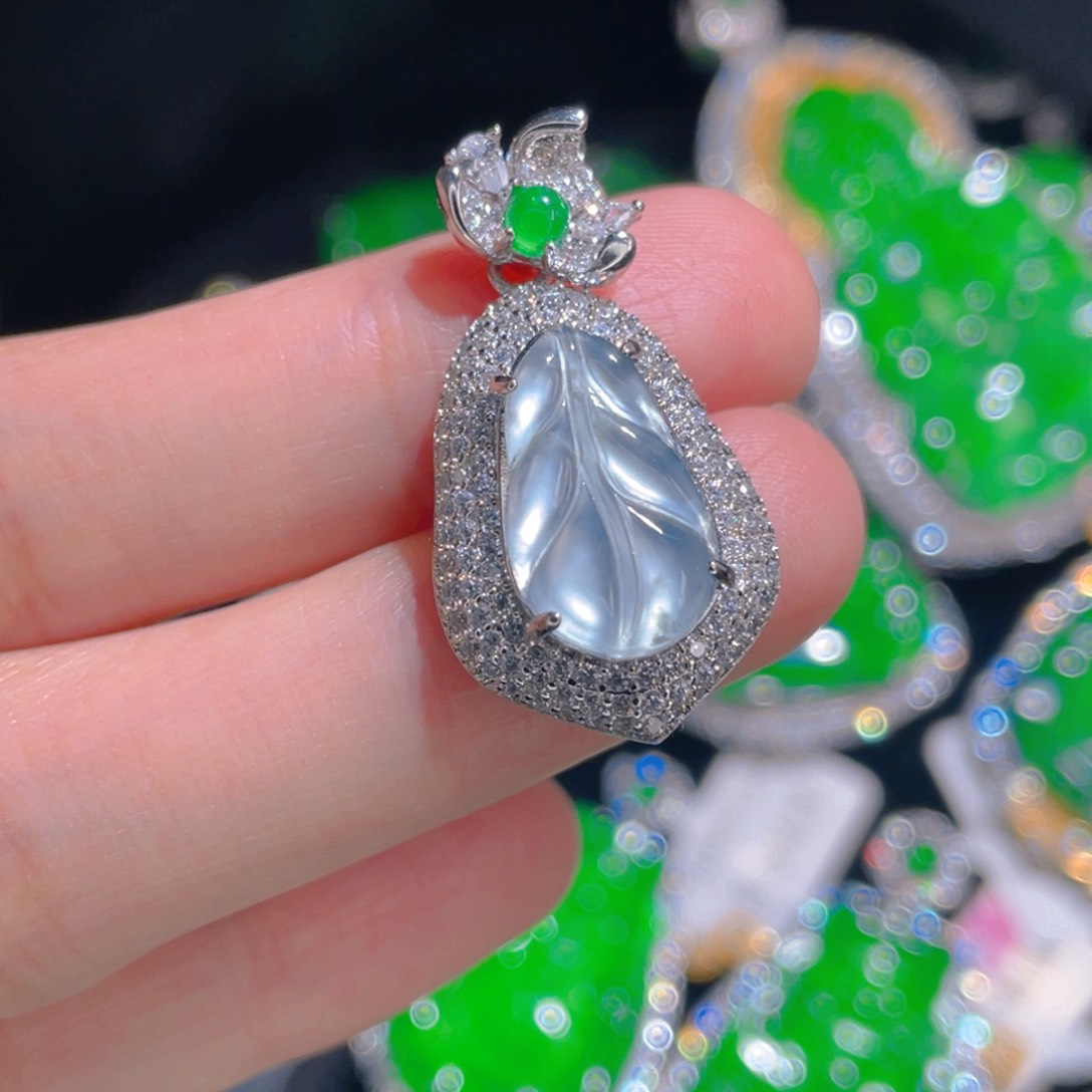 翡翠吊坠(不含链)未镶嵌