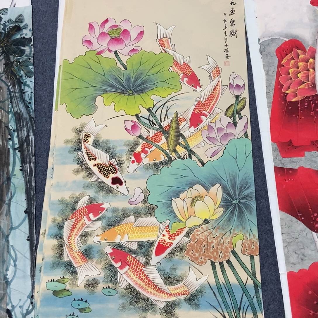 国画四尺九鱼一幅