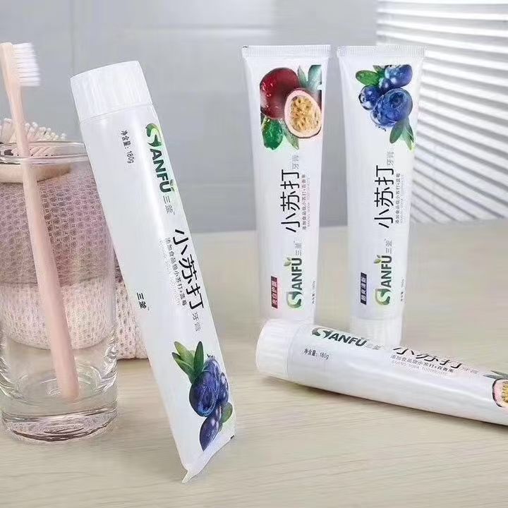 小苏打水果牙膏亮白牙齿去黄去渍清新口气护龈健齿家庭装