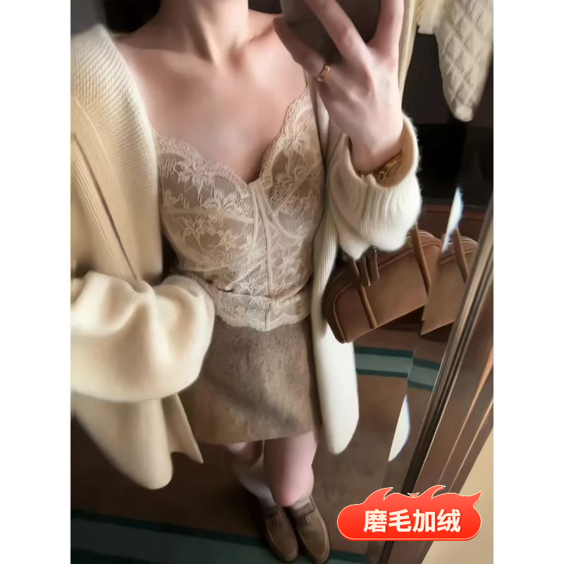秋冬磨毛法式纯欲鱼骨修身蕾丝吊带背心女带胸垫性感内搭显瘦百搭