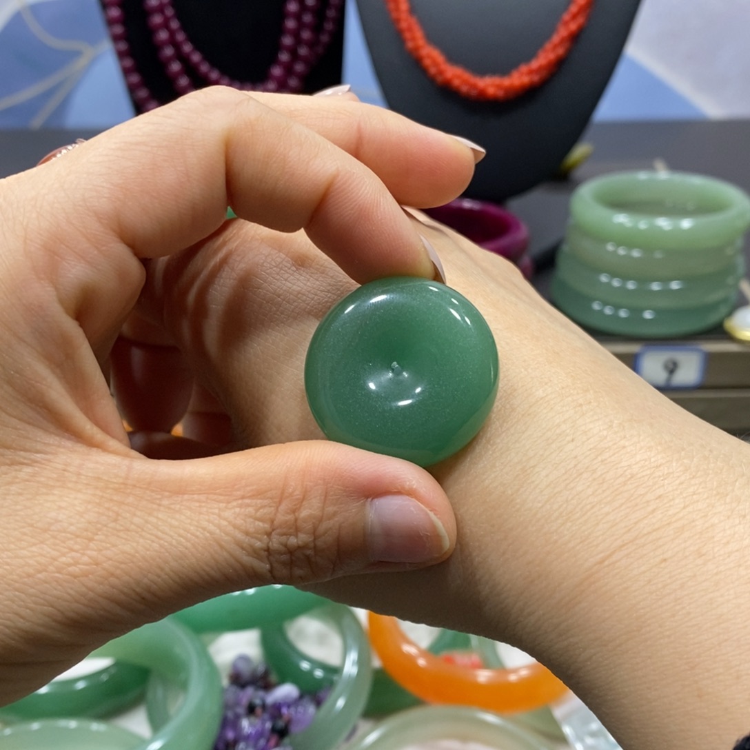 石英质玉未镶嵌手镯