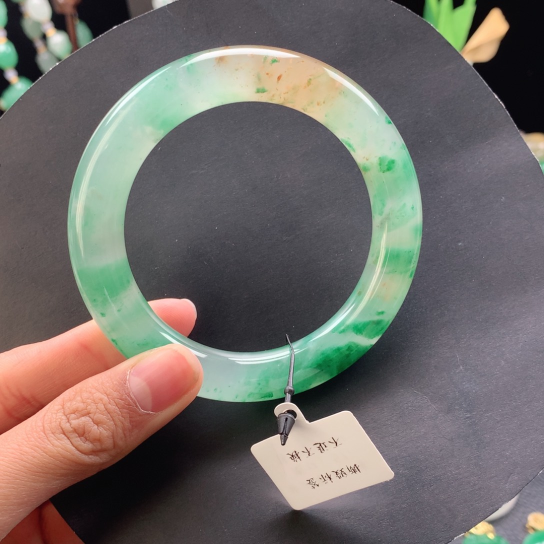 石英质玉未镶嵌手镯