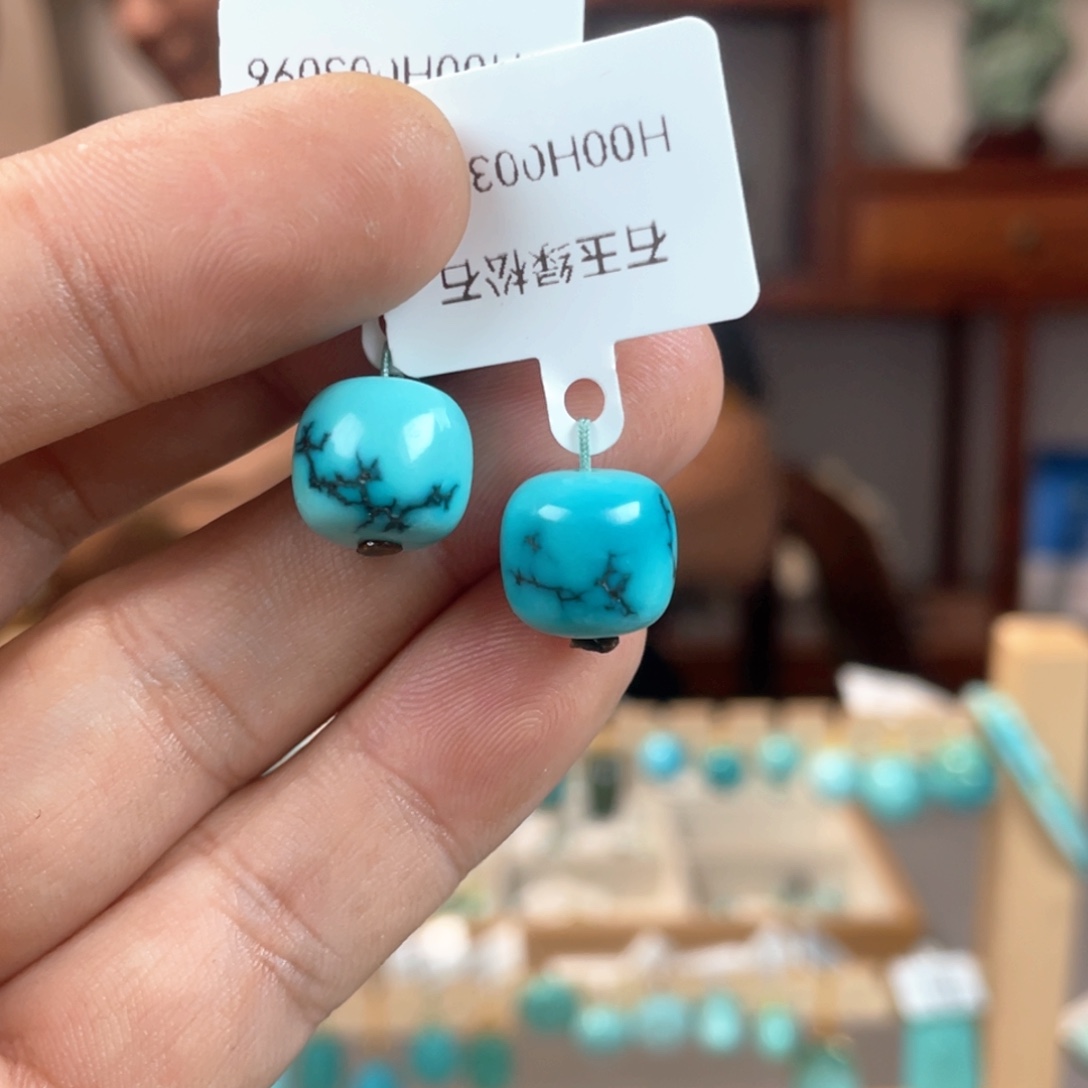 磐***端绿松石未镶嵌颈饰