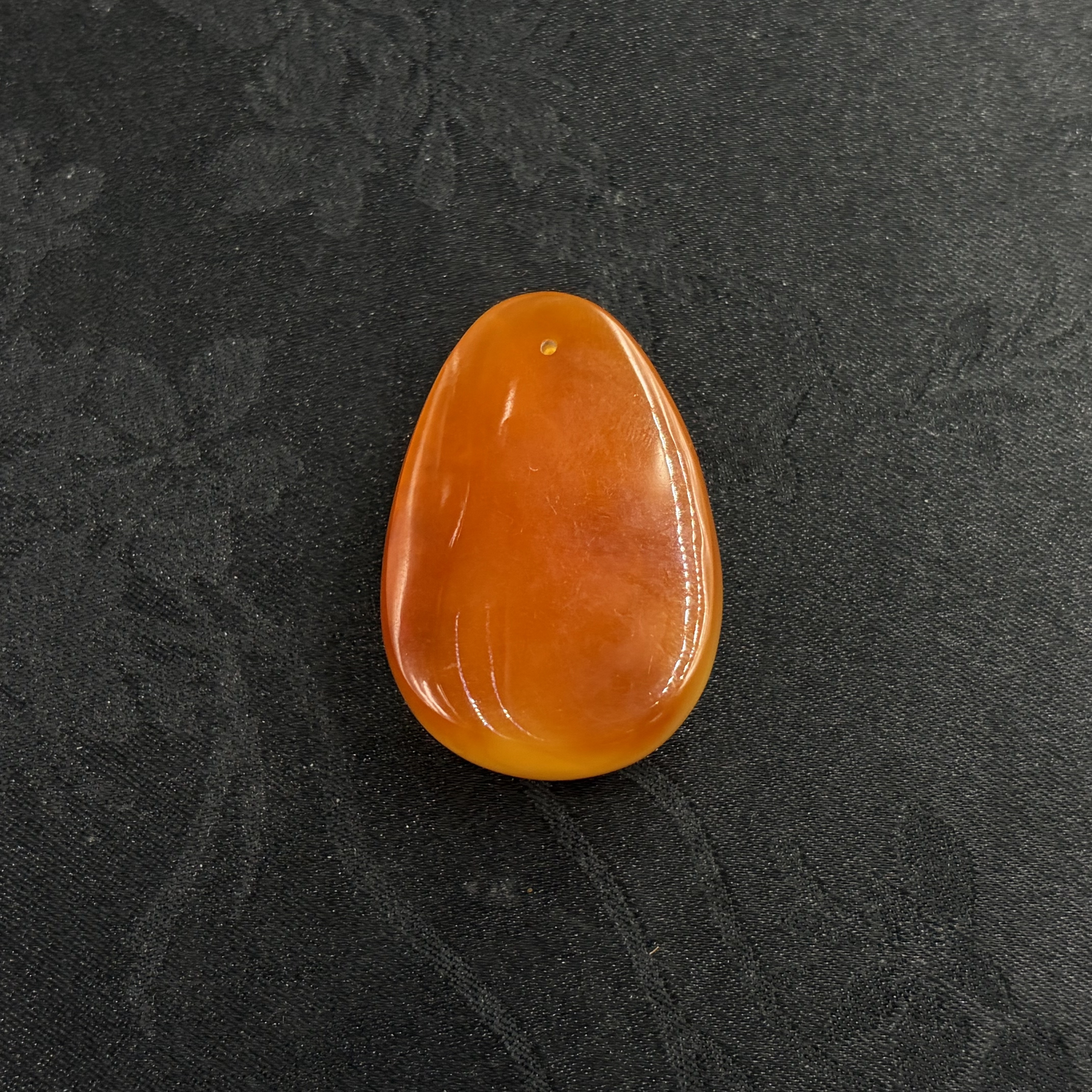 「戴琴珠宝」Q1782-蜜蜡水滴吊坠（多样性发其一）