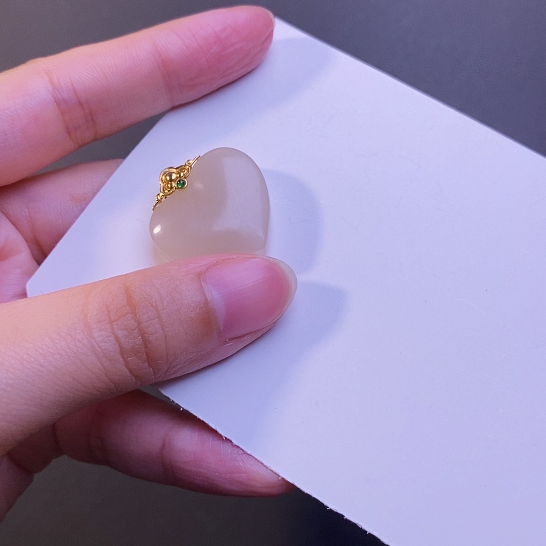 和田玉颈饰18K金镶嵌小*