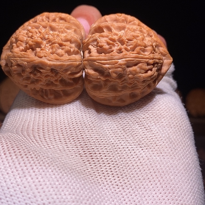 文玩核桃吊坠38三角白