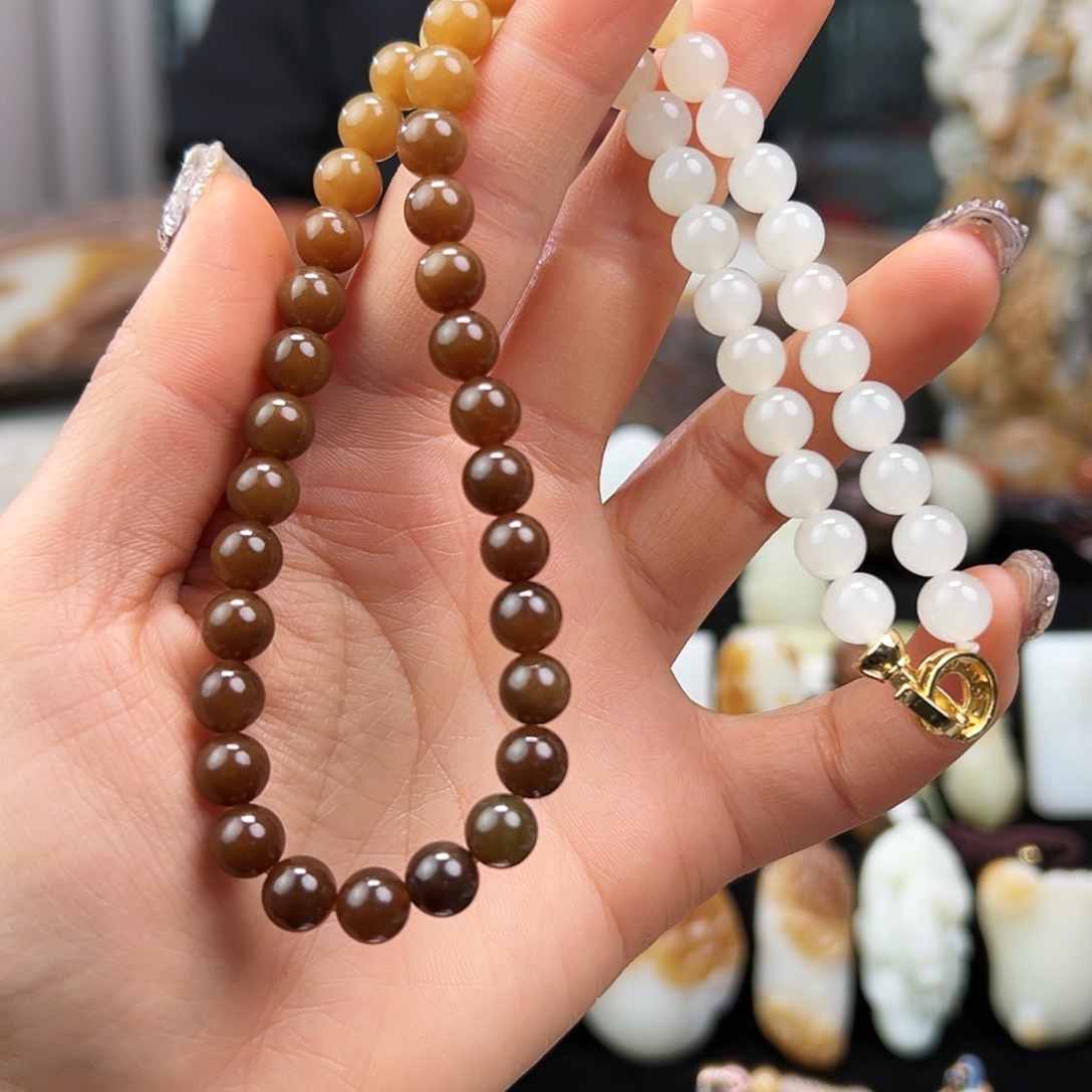 和田玉颈饰未镶嵌