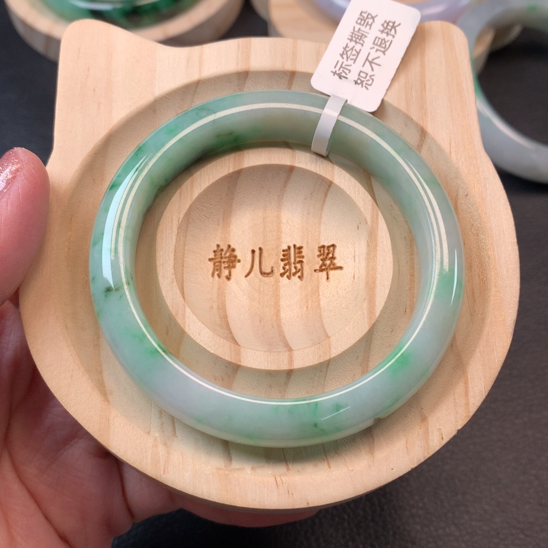翡翠手镯未镶嵌53圈口
