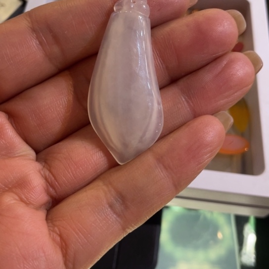 石英质玉（黄龙玉）挂件未镶嵌锐*