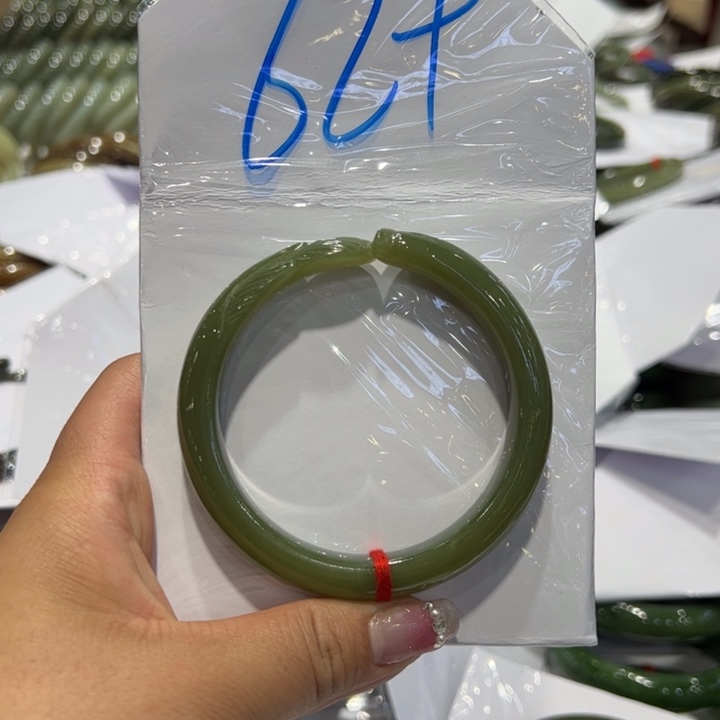 和田玉手镯未镶嵌碎*轩