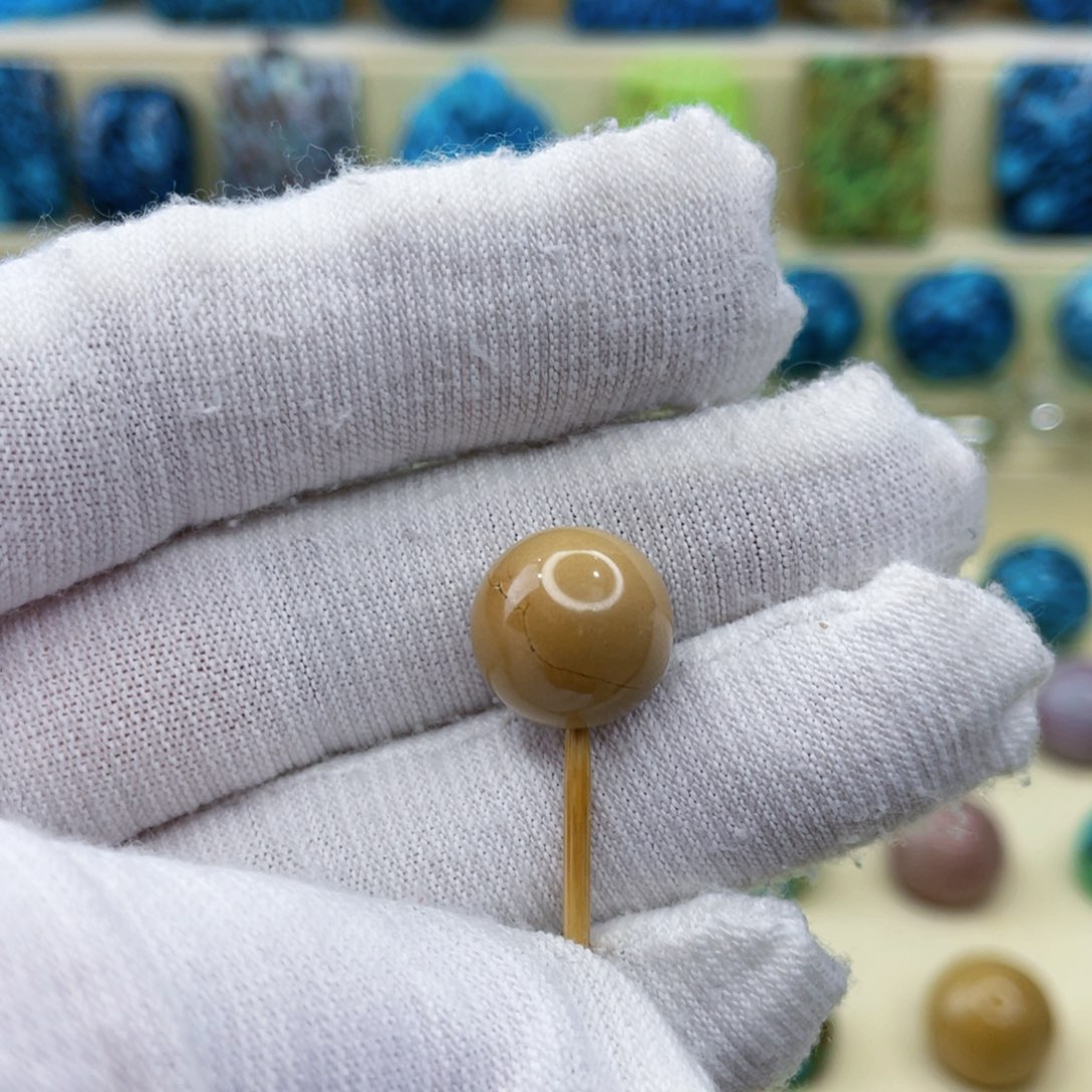 未镶嵌绿松石颈饰