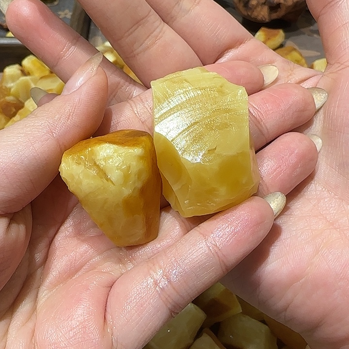 龙***》定制琥珀未镶嵌蜜蜡