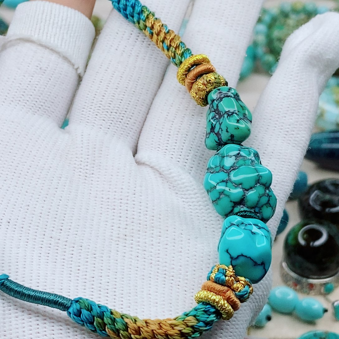 绿松石未镶嵌颈饰