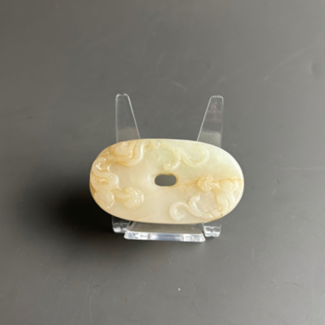 明代和田玉雕螭龙璧（椭圆）