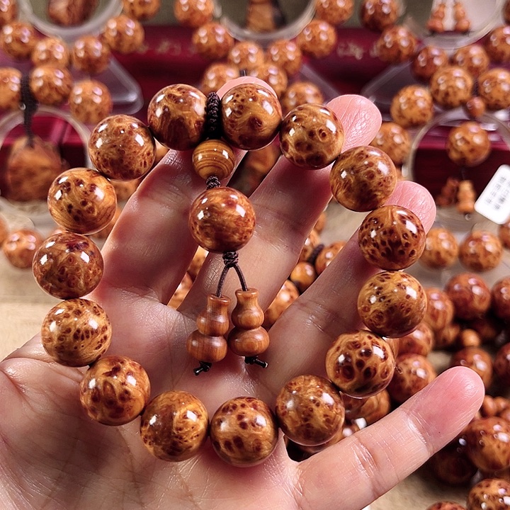 Z***、手串/手链柏木（崖柏）