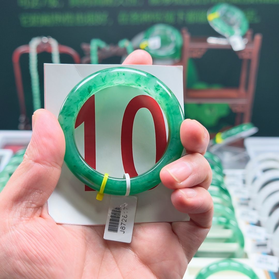 石英质玉（非洲翠）未镶嵌手镯