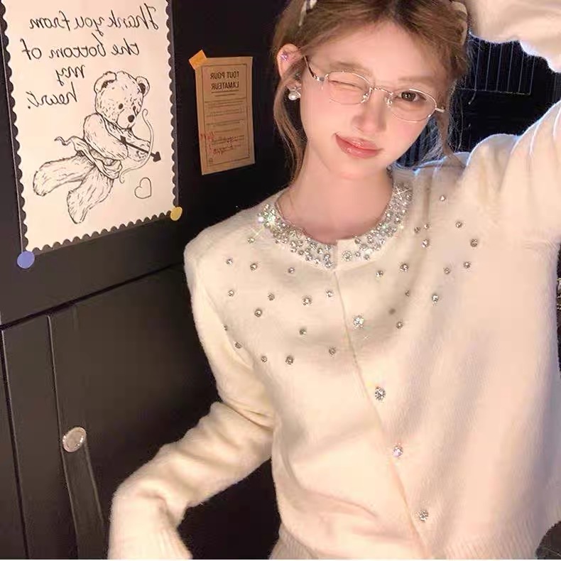 2025秋季新款重工镶钻毛衣女小香风针织衫开衫高级感外套上衣宽松