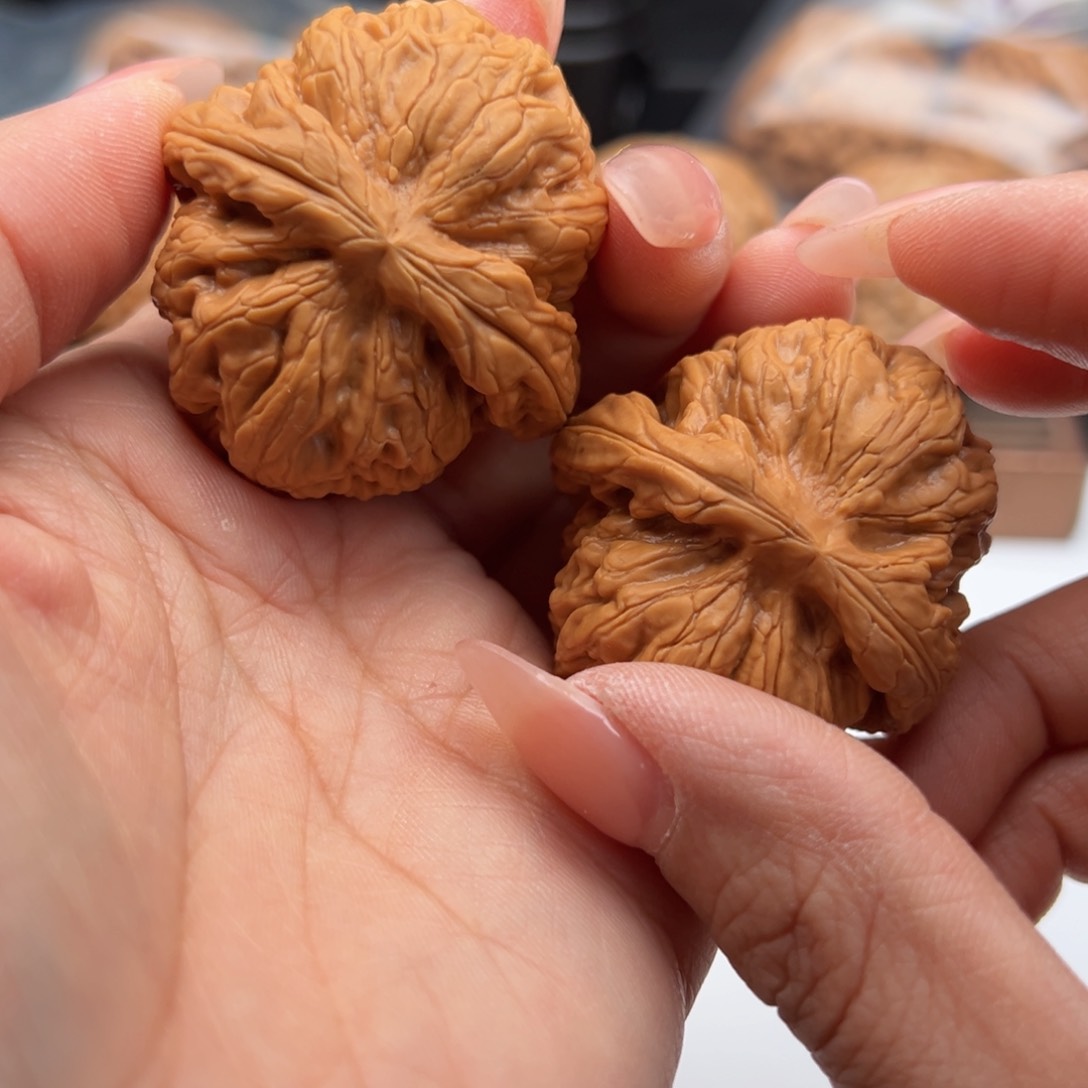 文玩核桃把件红锦鲤45