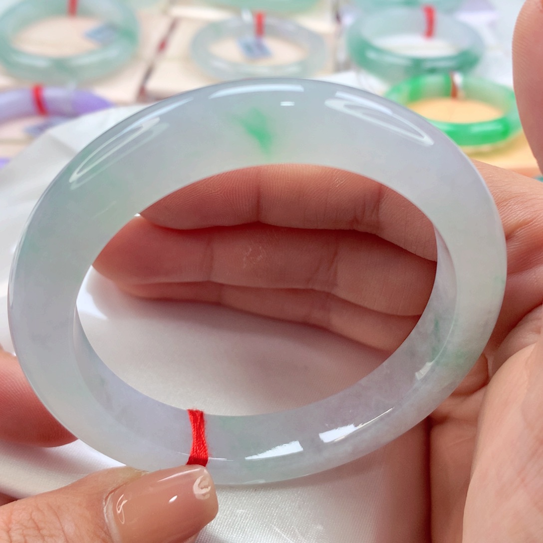 翡翠手镯未镶嵌师妹