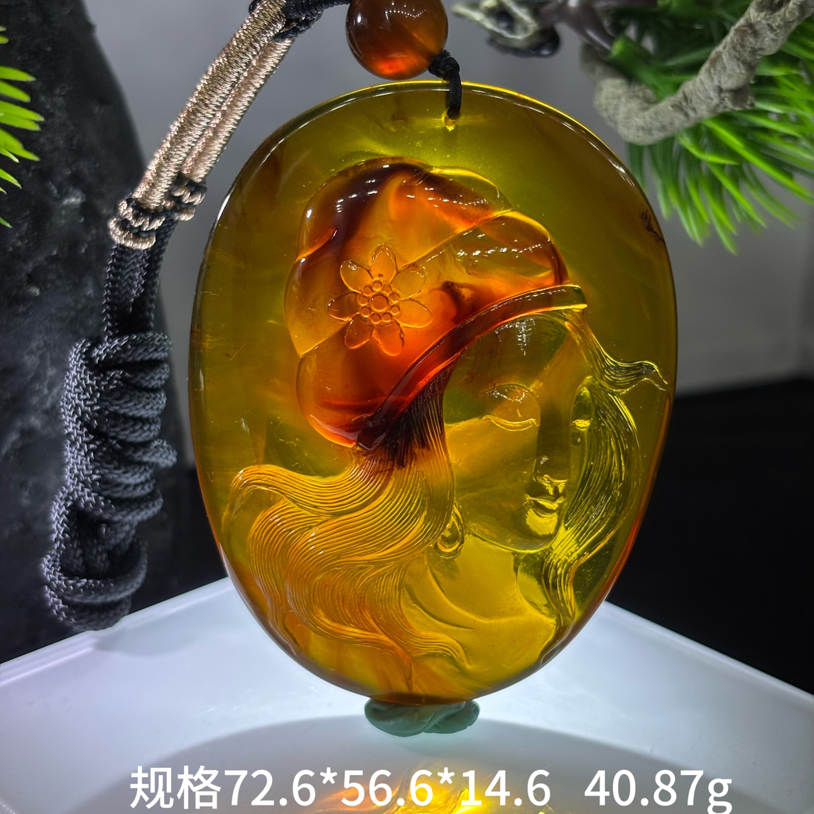 缅甸天然琥珀-金棕飘红蜜俏色巧雕