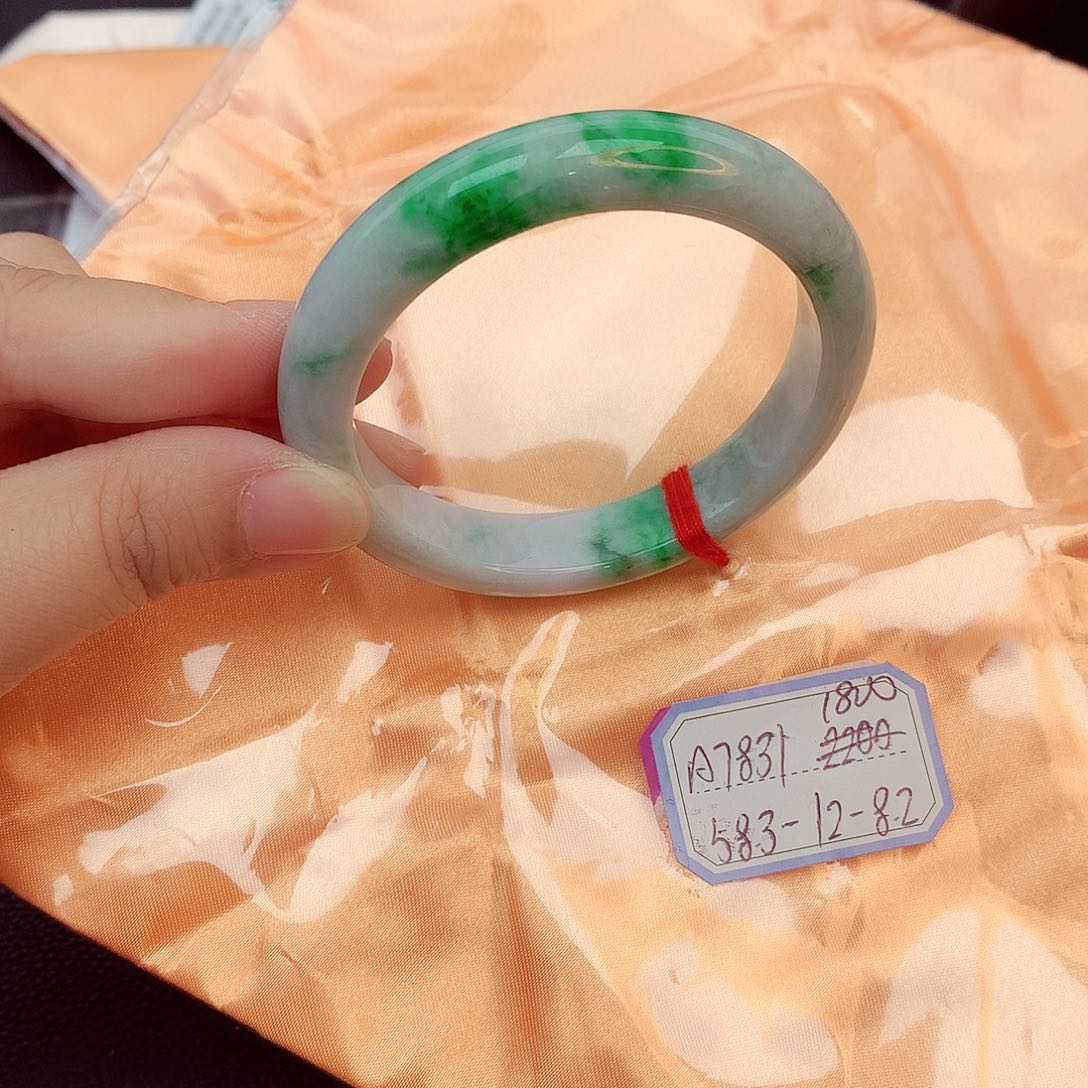 翡翠未镶嵌手镯缅甸翡翠